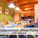 Huettenchalet Waldschatz Mit Sauna, Kamin Und Eingezaeunt