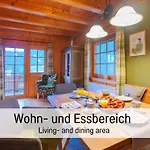 Huettenchalet Waldschatz Mit Sauna, Kamin Und Eingezaeunt Alpirsbach