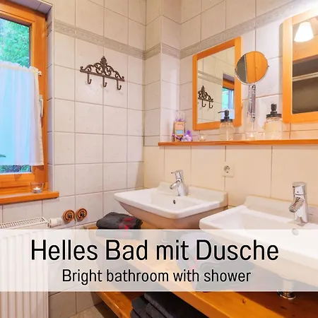 Huettenchalet Waldschatz Mit Sauna, Kamin Und Eingezaeunt *